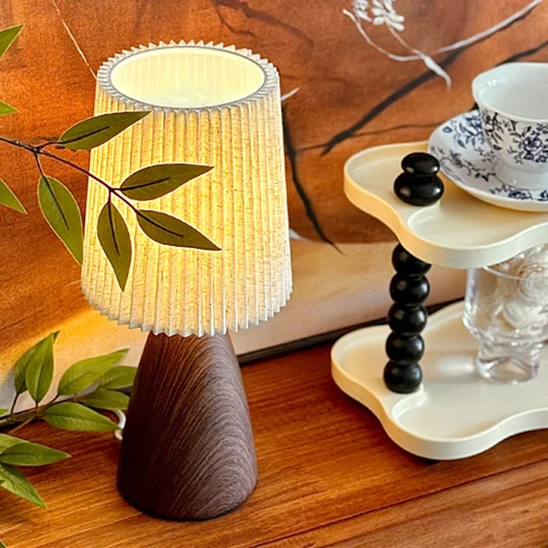 Nordic LED Table Lamp Bedroom  - Desk Setup White incelemesi ve fiyatı