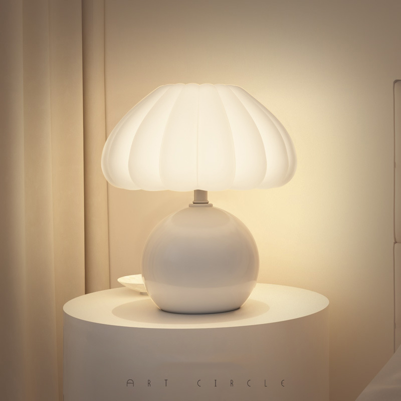 Cream Style Bedside Table Lamp - Desk Setup White incelemesi ve fiyatı