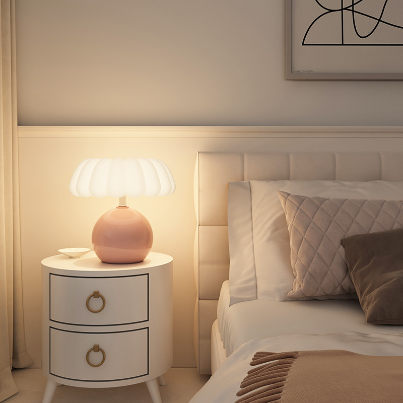 Cream Style Bedside Table Lamp - Desk Setup White incelemesi ve fiyatı