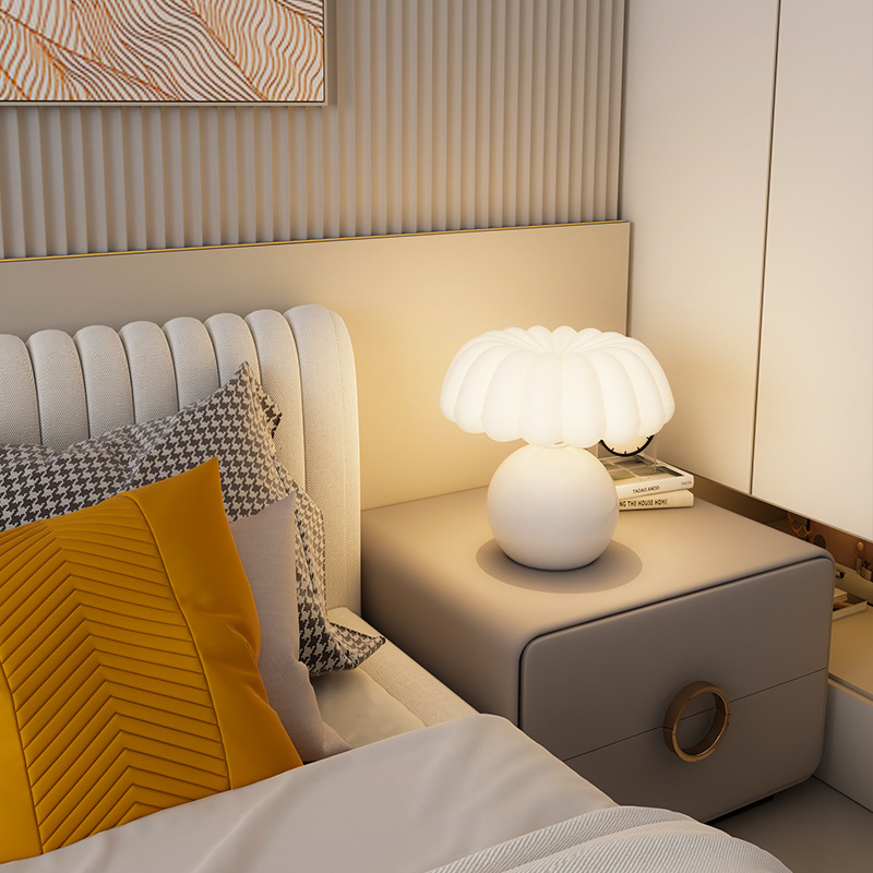 Cream Style Bedside Table Lamp - Desk Setup White incelemesi ve fiyatı
